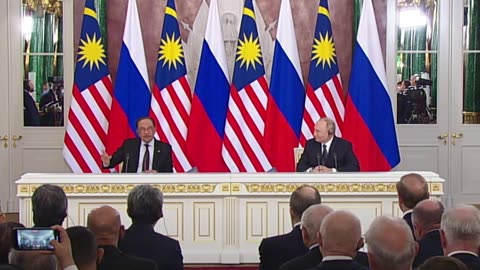 Putin hace una pregunta capciosa al primer ministro malasio
