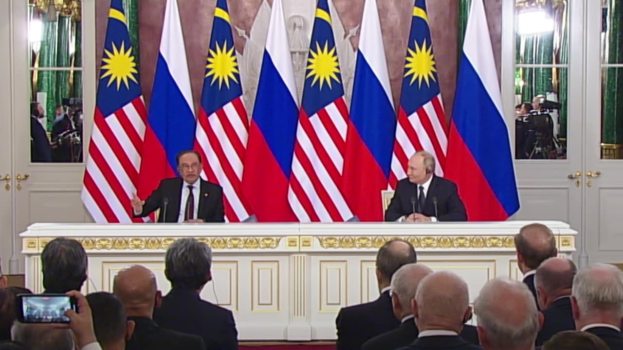 Putin hace una pregunta capciosa al primer ministro malasio