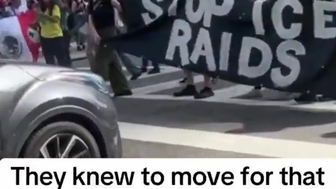 Protestors in Florida know not to block traffic.