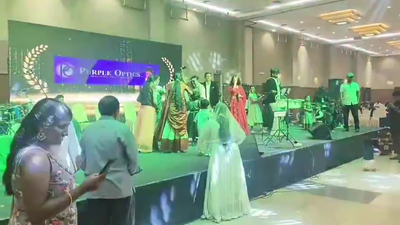 Woman dies of heart attack while dancing at wedding