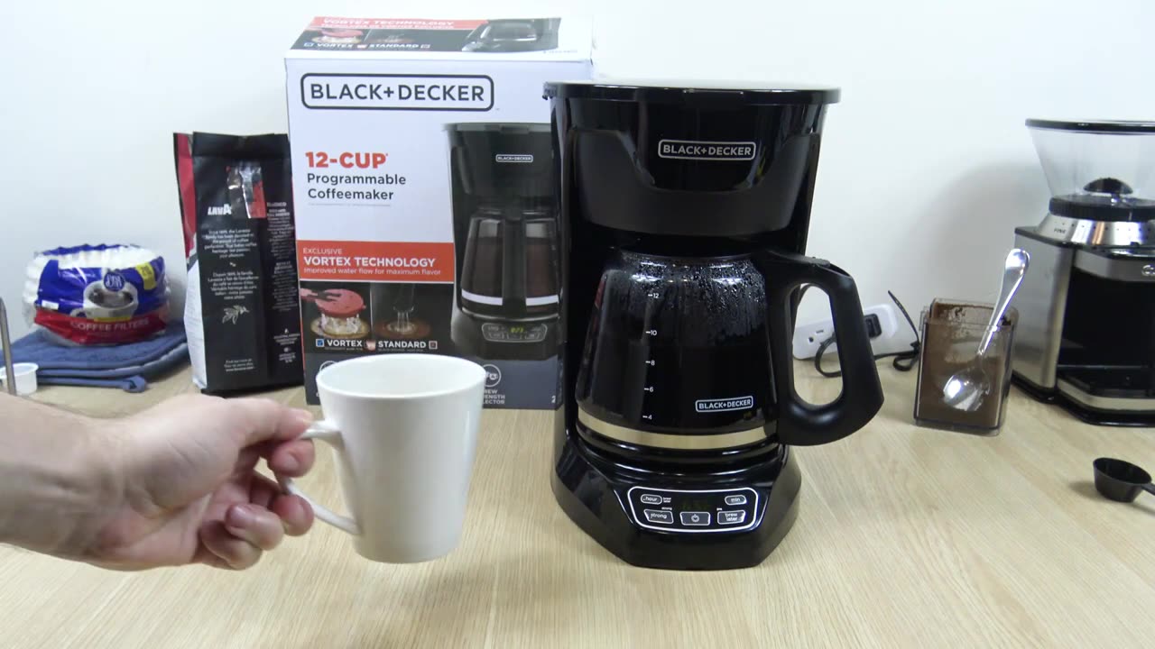 BLACK+DECKER 12-Cup Coffee Maker with Easy On/Off Switch