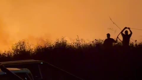 Zjarri në Ksamil vijon, shikoni pamjet e reja 4