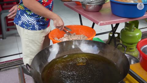 Insane Cooking Speed! $0.40 Noodle Master in Medan - indonesian Street Food Food