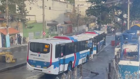 Giant wave hits Barra de Guaratiba in Rio de Janeiro