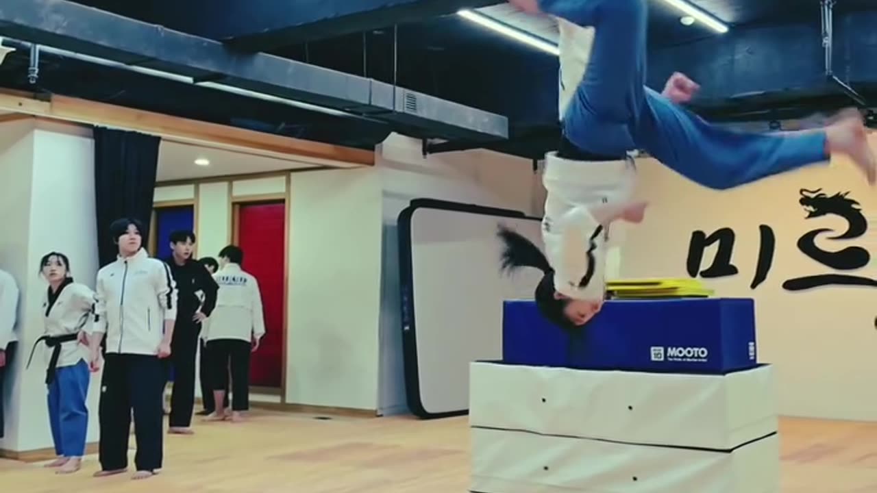 The spinning kick skill is too good
