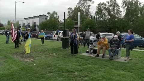 LIVE__Pro-Ukraine_protesters_gather_outside_Trump-Putin_talks
