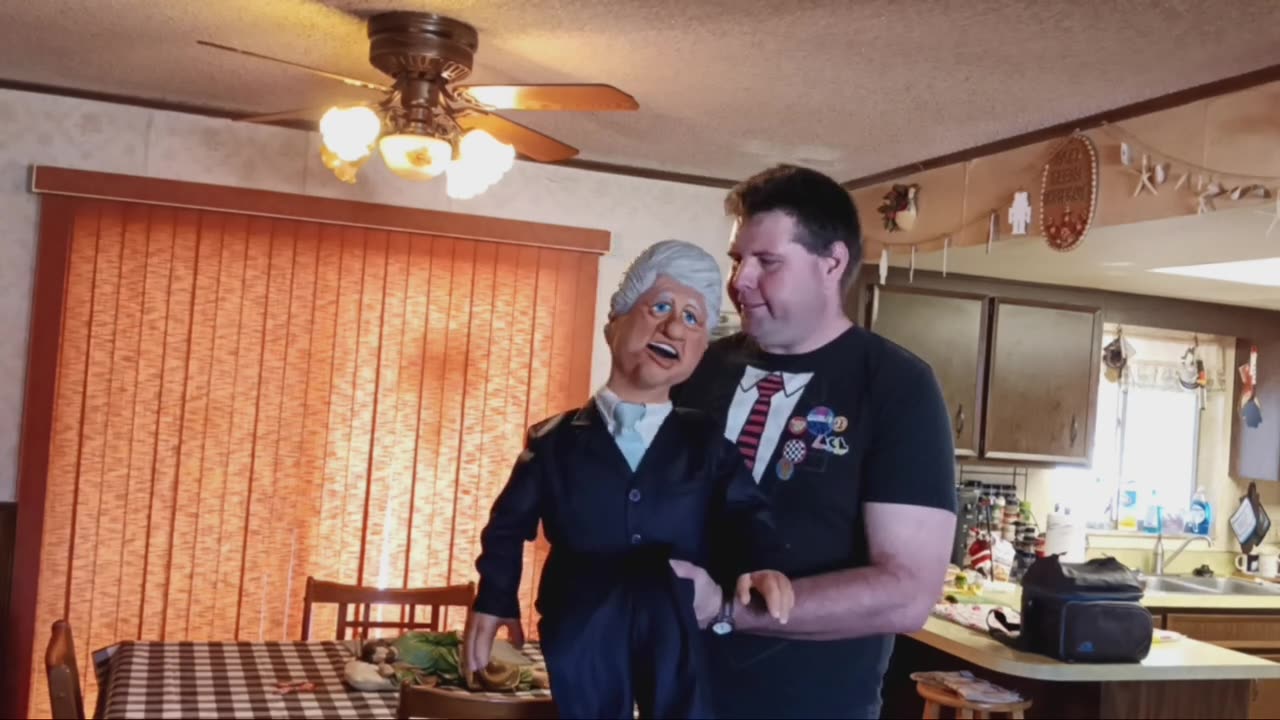 Vance Dykes & Bill Clinton: A Beautiful Black Girl