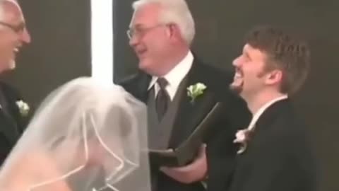 peidos no casamento #shorts (1).mp4