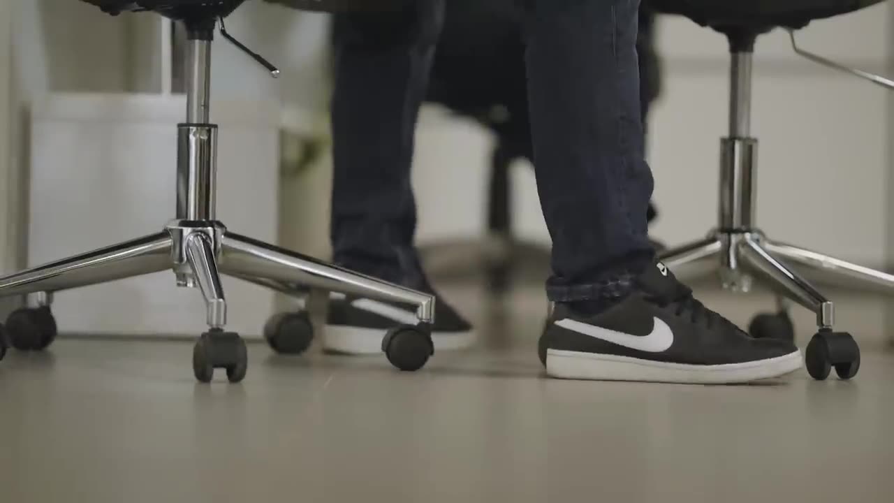 Mucsi Zoltán Mustangot értékesít...