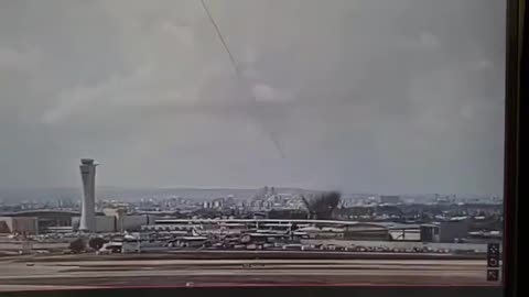 The moment when a rocket, launched from Yemen, fell near Ben-Gurion Airport