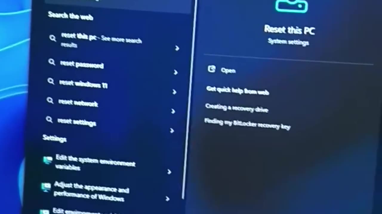 Bill whining about windows 11