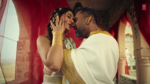 TERI YAADEIN (SONG): YO YO HONEY SINGH / GRINI NARGES