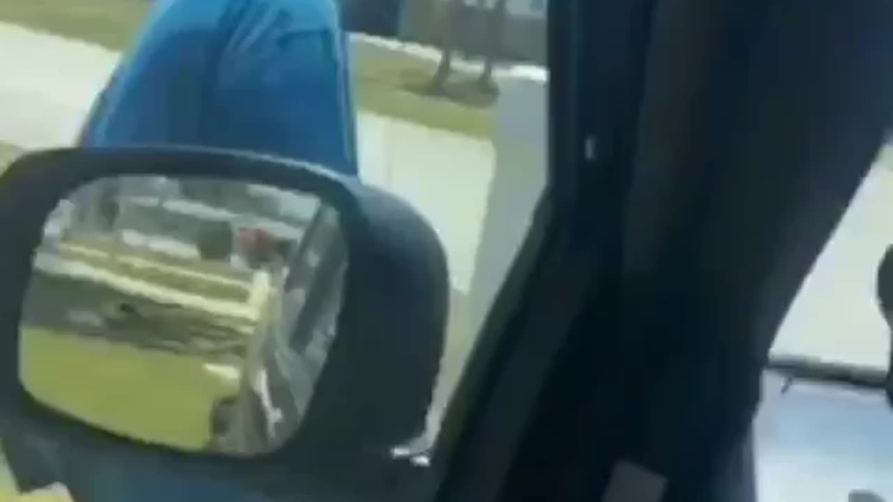 A pregnant woman decided to follow her boyfriend to an unknown house
