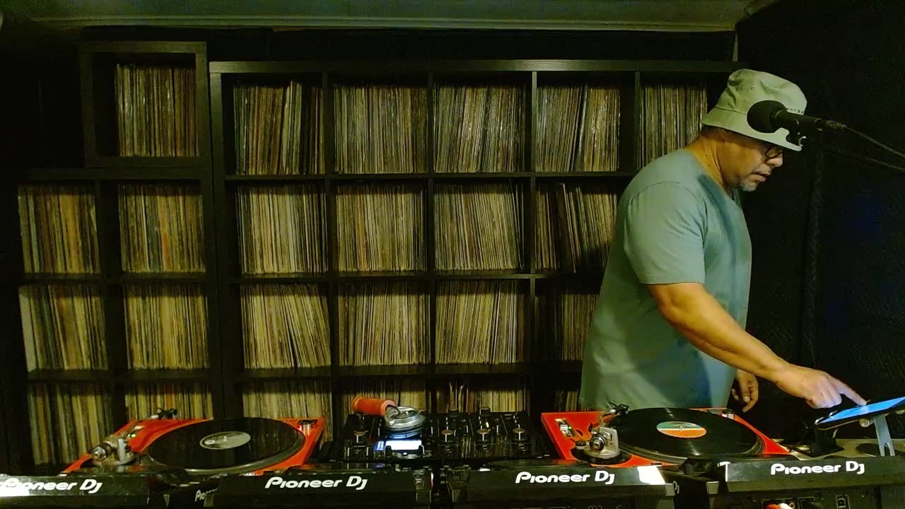 Vinyl Sessions with Wil Milton 10.22.25