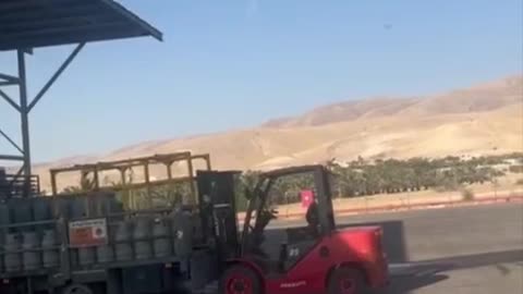 מי באמת יורה עלינו