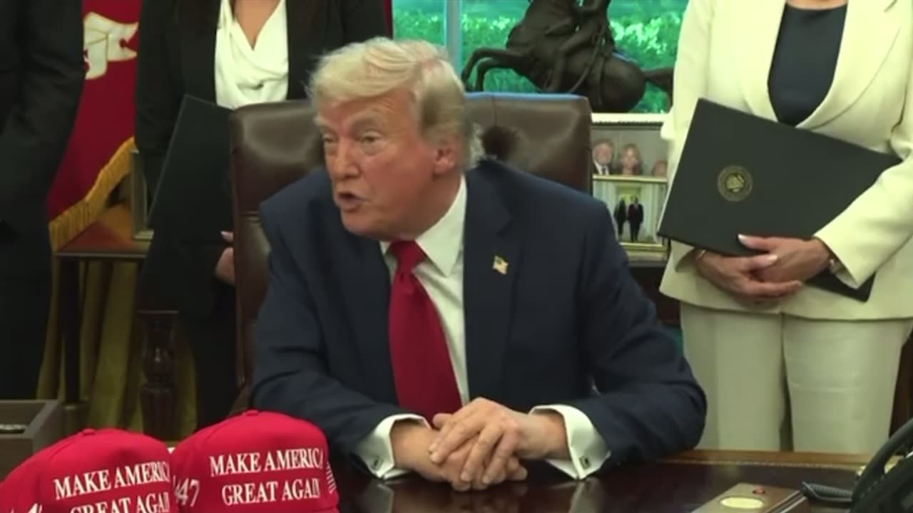 Trump Says he Thinks Russia is Ready for Peace with Ukraine
