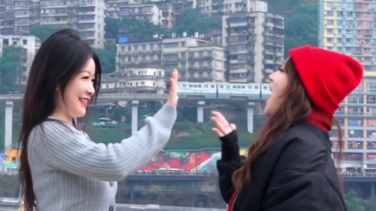 A hilarious optical illusion!.hd