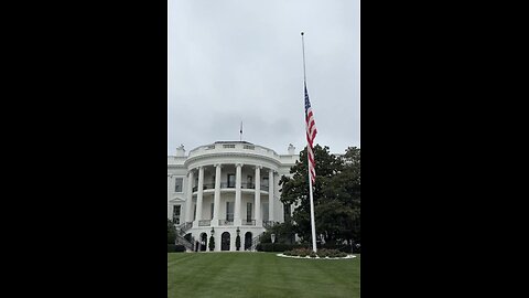 WHITE HOUSE LOWERS U.S. FLAGS💔🇺🇸🏛️TO HALF MAST HONORING CHARLIE KIRK❤️‍🩹🇺🇸🥀🏛️💫 