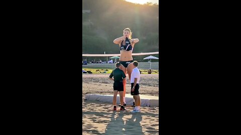 Meet the World's Tallest female sports player #shortsreels #viral #short #usa #talllady #volleyball