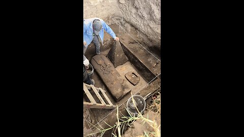 REAL EXCAVATIONS of OOPARTs Showing Annunaki Origins, going Viral to Millions over night