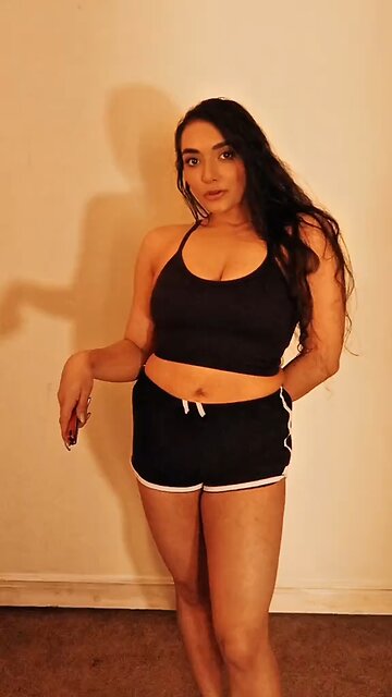 she makes knife flipping looks easy