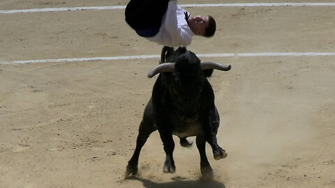 2025 05 11 VALENCIA EXHIBICIÓN RECORTES