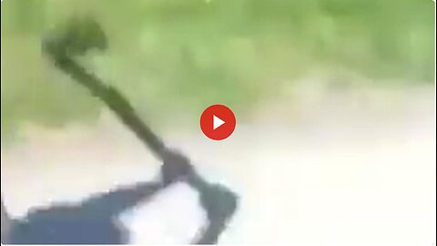He had the Tinder app downloaded on his phone. She terminated the relationship with an axe😳🪓