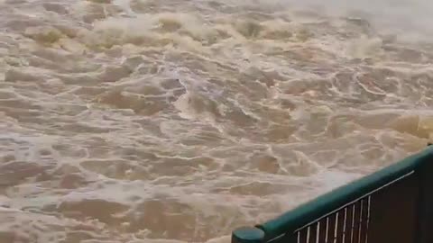 Brazil: Iguazu Falls after a heavy rain! This is a disaster waiting to happen