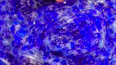 Wait for the break… it's worth it! A perfect blue wax jelly ball taking shape 💙