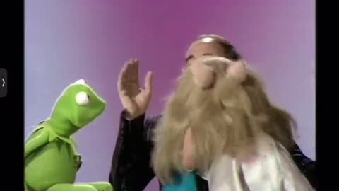The Muppet Show - 109_ Charles Aznavour - Talk Spot (1976)