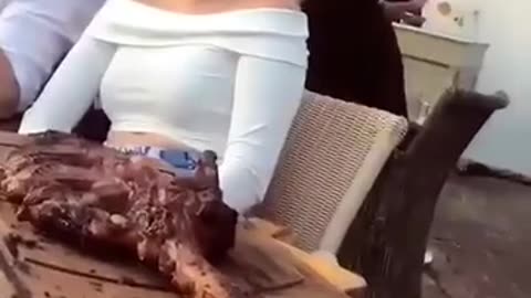 😂🍽️ This Table Side Carving Order Will Make You Laugh! | FunFM