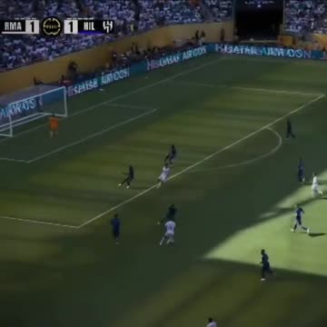 Look at Vinicius Junior here, no movement no coordination.