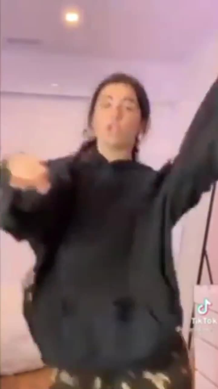 Charli DAmelio American Princess Twerking on TikTok