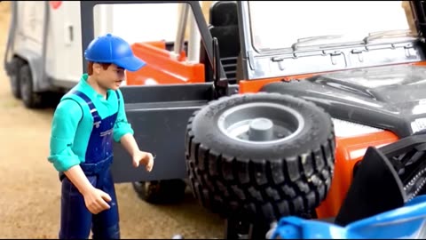 Massive Toy Machines: Excavator Rescues Dump Truck!