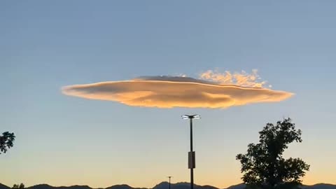 THIS CLOUD LOOKS LIKE A ...