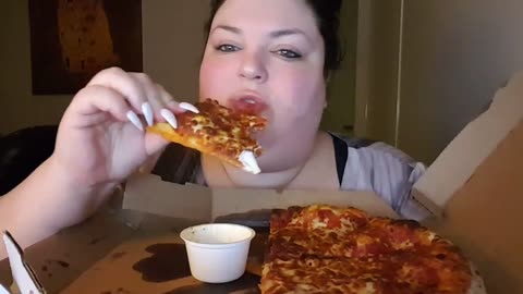 FB_2017_09_15_(1)_Domino's Pizza Mukbang