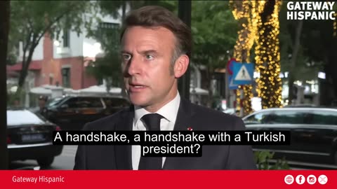 Macron denies having argued with his wife upon arriving in Vietnam