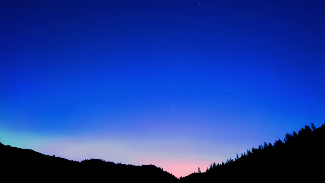 Aurora Borealis 6-01-25 Zoomed