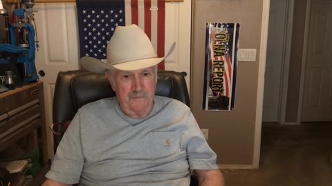 Bear Repays Debt To Man That Saved Him, When He Was A Cub!