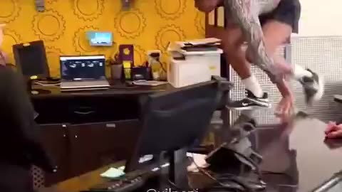 Toxic Femininity: woman repeatedly hits male staff member after he slightly bumped her