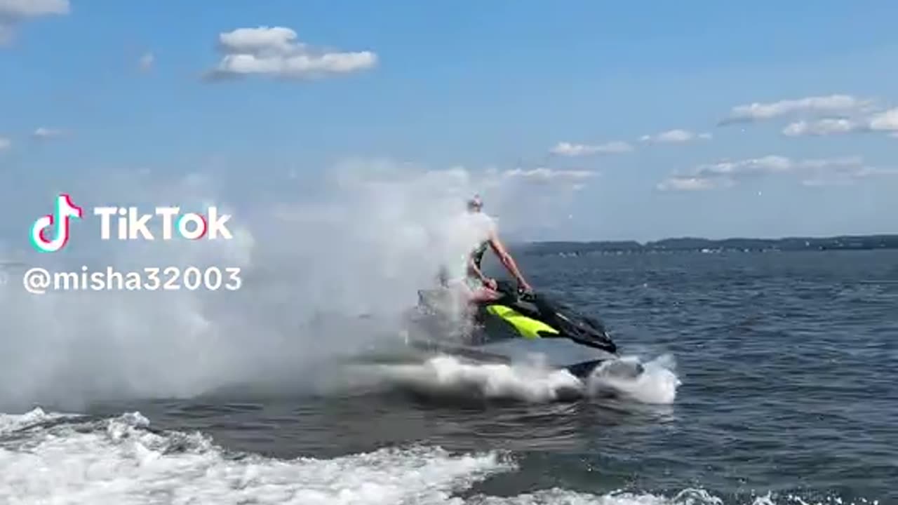 Nothing Like a Jet2Holiday ahh video (via:@misha32003)