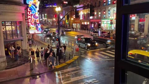 NASHVILLE TN LIVE BROADWAY STREET / PEOPLE WATCHING / BANDS WATCHING / BARS