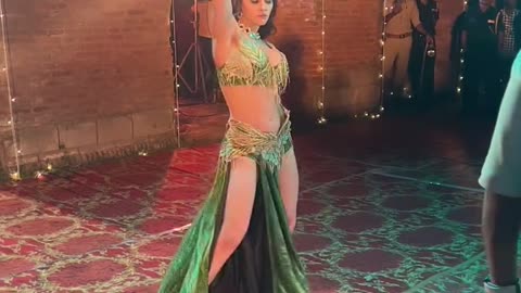 Sexy hot cuteness girl dance old song
