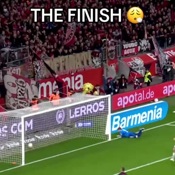 How many seconds from freekick to goal? 👀 #Bayer04 #Leverkusen #Bundesliga