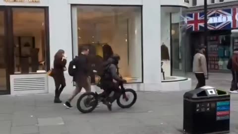 In London it's better to have your smartphone in your pocket.