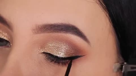 Classic Golden Glitter Eye Makeup | Holiday Glam Eye Look Tutorial.