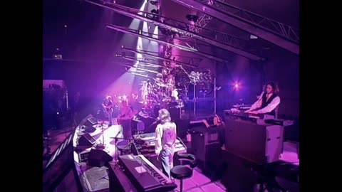Shine On You Crazy Diamond, Parts 1-5, 7 (Concert version) - Pink Floyd (live)
