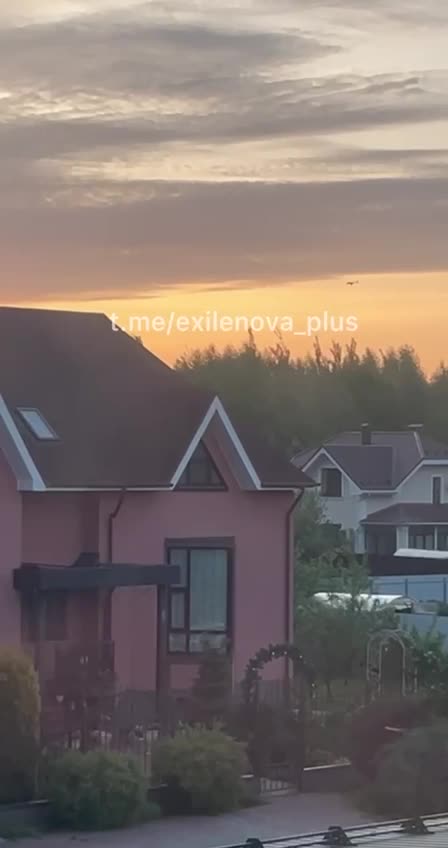 Ukrainian Long Range Attack Drones Meeting Little Resistance Hundreds of Km into Ru8