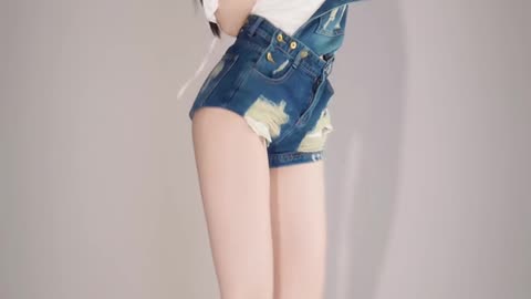 Daily Beauty EP 55 | Gorgeous Ivory Shorts Lively Model Walk