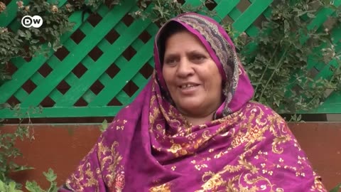 Residents on both sides prepare for a possible armed conflict in the region DW News